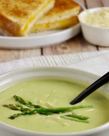 Creamy Roasted Garlic and Asparagus Soup