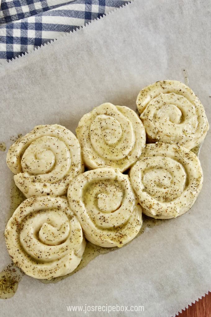 2 Minute Garlic & Herb Pull-apart Bread